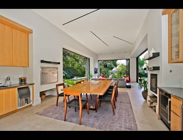 4 BEDROOM HOUSE TO LET IN MELROSE